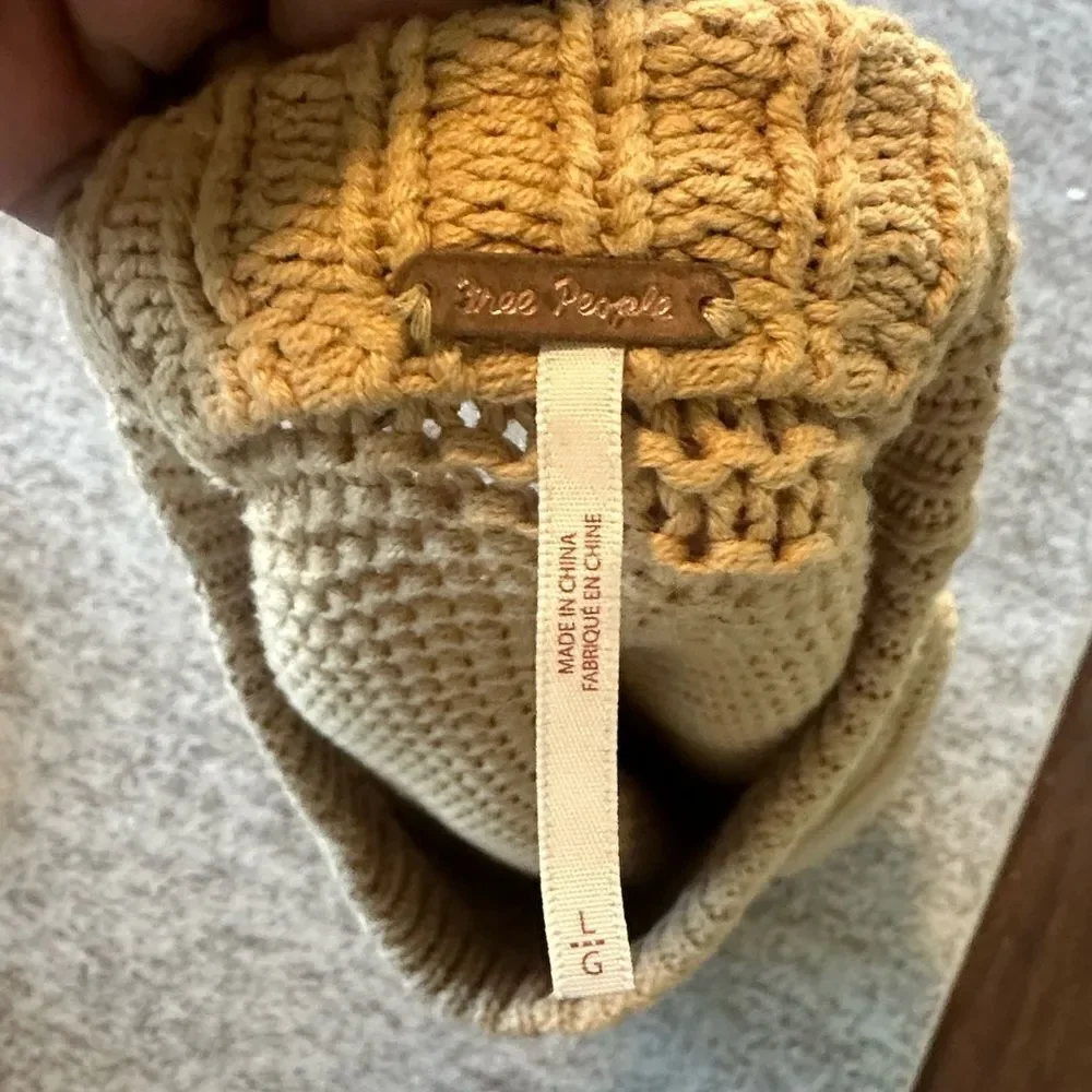 Free People Dream Cable Tan Crewneck Sweater L